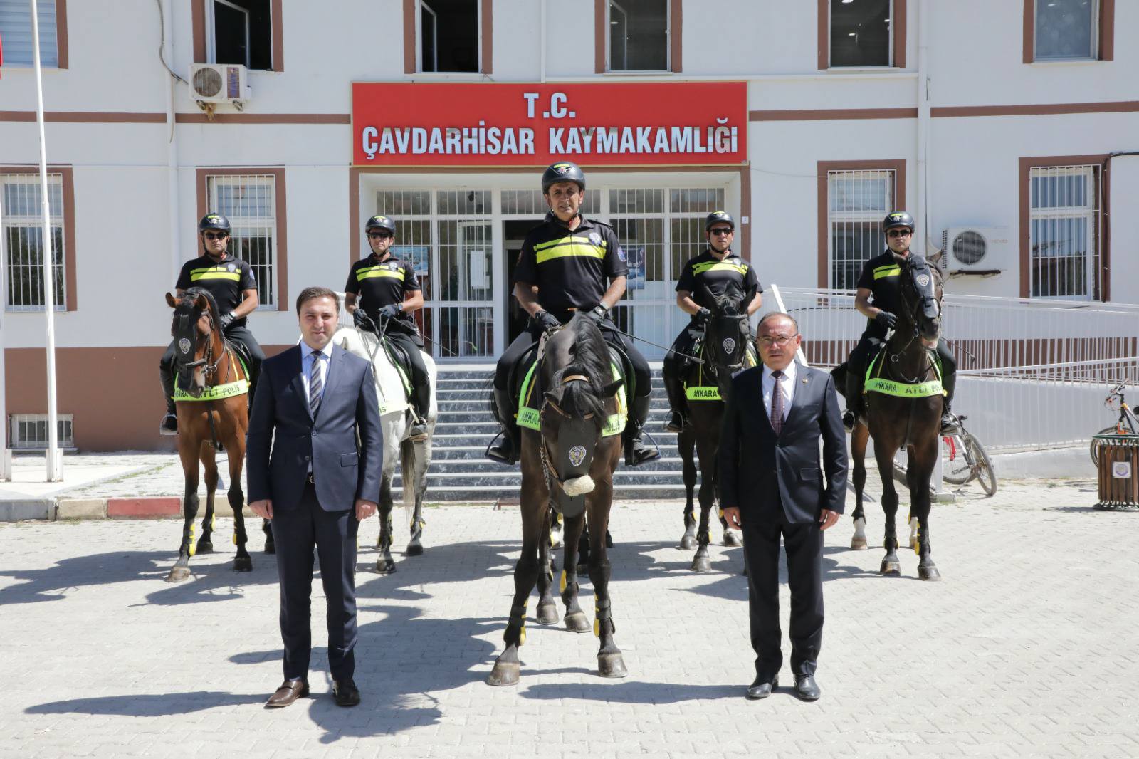 Aizanoi’de Atlı Polis Gösterisi Vatandaşlardan Yoğun İlgi Gördü