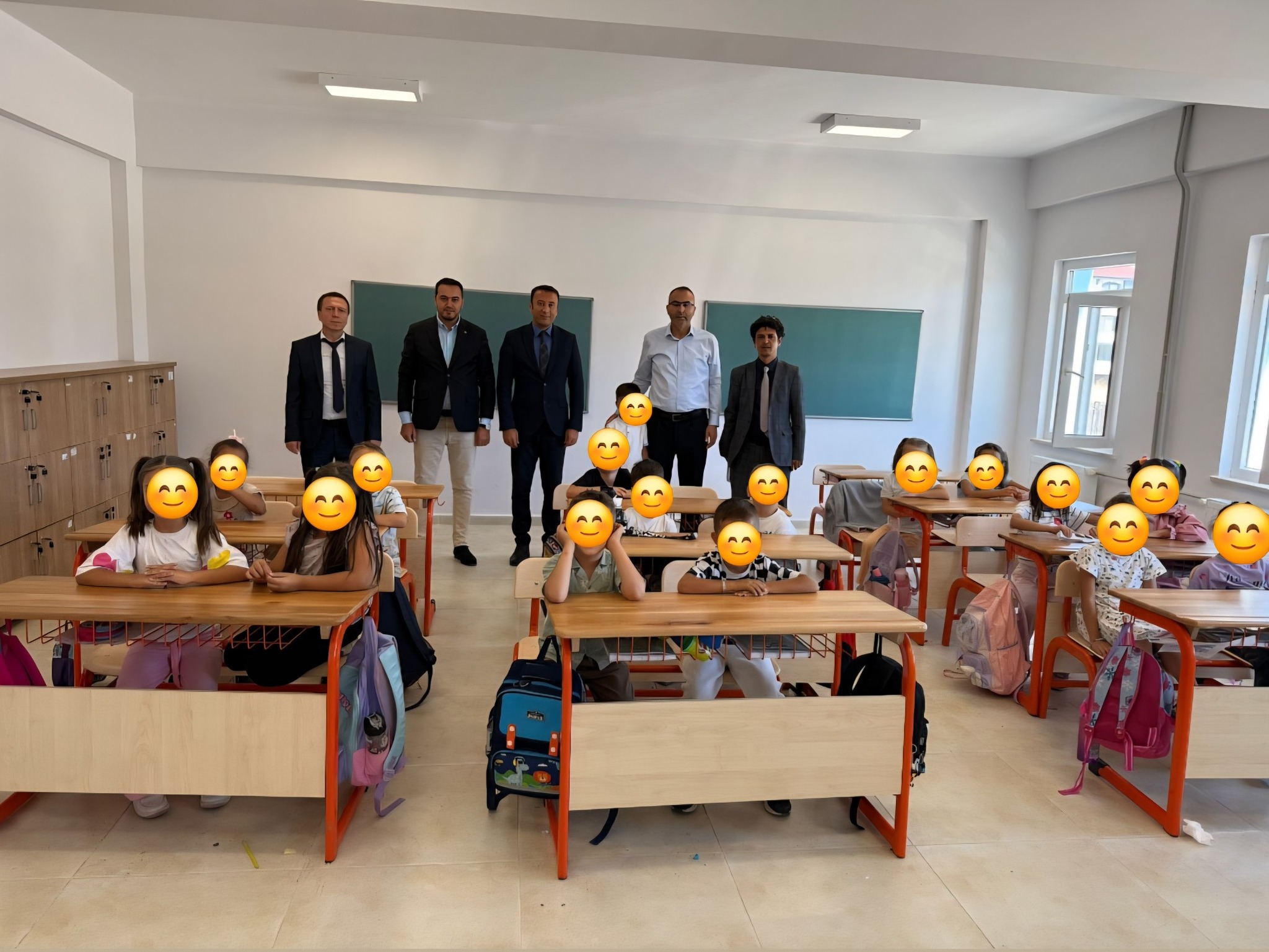 Gediz Ticaret ve Sanayi Odası’ndan 460 Öğrenciye Kırtasiye Yardımı