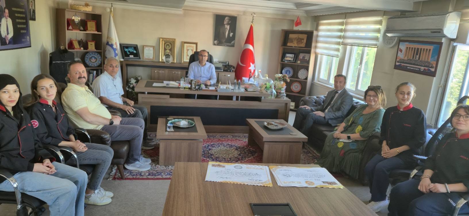 Gedizli Madalyalı Öğrencilerden TSO Ziyareti: Başkan Öztürk’ten Eğitime Tam Destek Mesajı