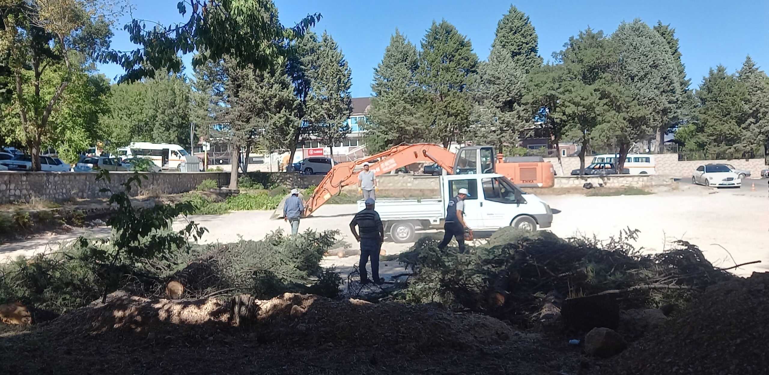 Gediz’de Eski Adliye Arsasında İnşaat Başladı