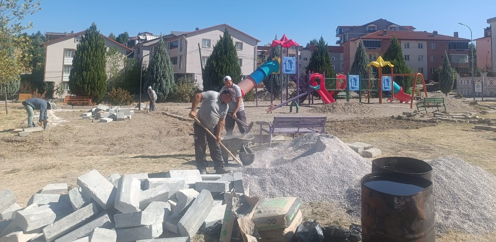 Gediz’de Elif Ana Parkı Yenileniyor: Daha Modern ve Yaşanabilir Bir Alan Oluşturuluyor