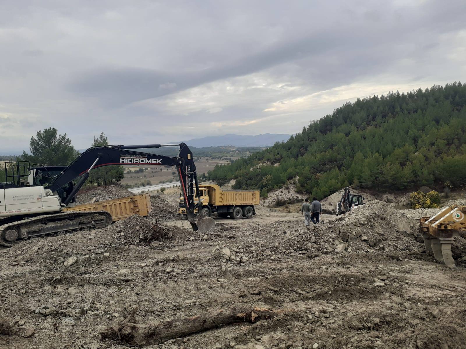 Gediz Belediyesi Şehir Mezarlığını Genişletiyor: “Huzurlu ve Bakımlı Bir Alana Dönüşecek”