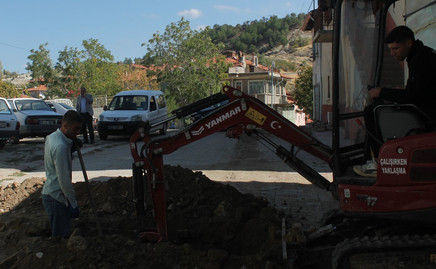 Eskigediz’de Doğalgaz Hanelere Verilmeye Başladı: İzinsiz Kazı Yasağı Uyarısı