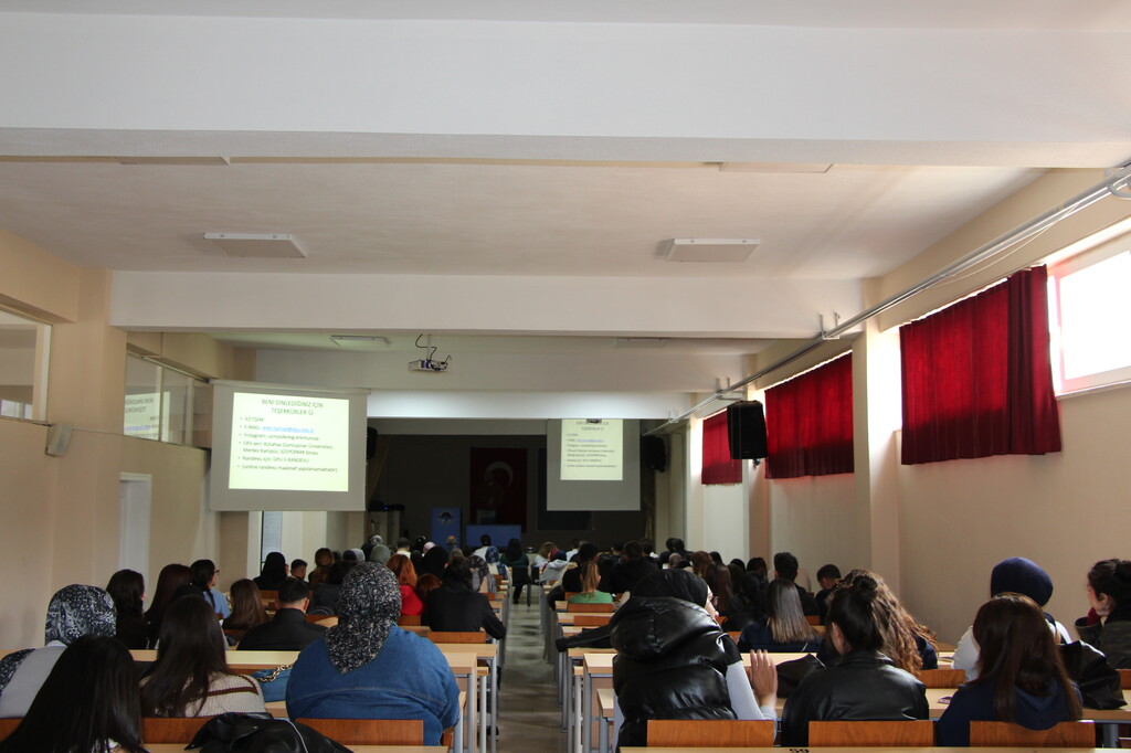 Gediz MYO’da Gençlik İçin Rehberlik Buluşması: Duygu Yönetimi ve Sağlıklı Yaşam Konuşuldu