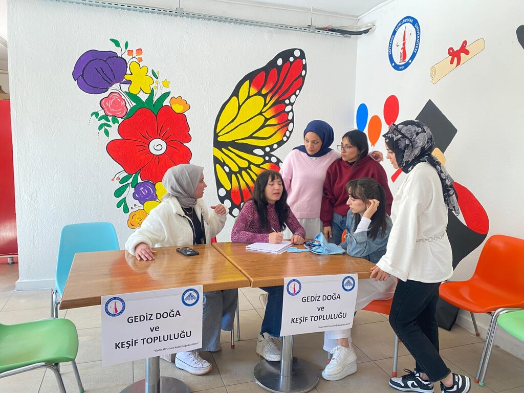 Gediz Meslek Yüksekokulu’nda Topluluk Atılımı: İki Yeni Topluluk ve Dört Projeyle ÜNİDES’e Başvuru