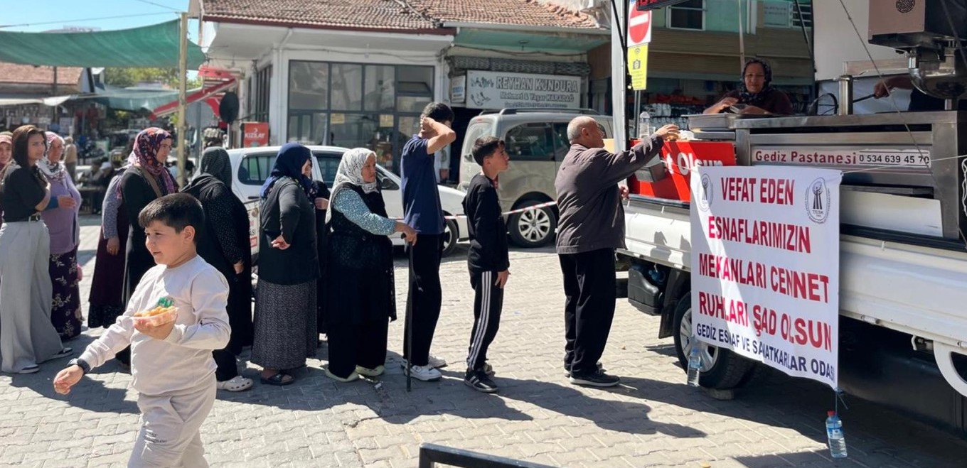 Gediz’de Ahilik Vefası: Değer Katan Esnaflar Lokma Hayrıyla Anıldı