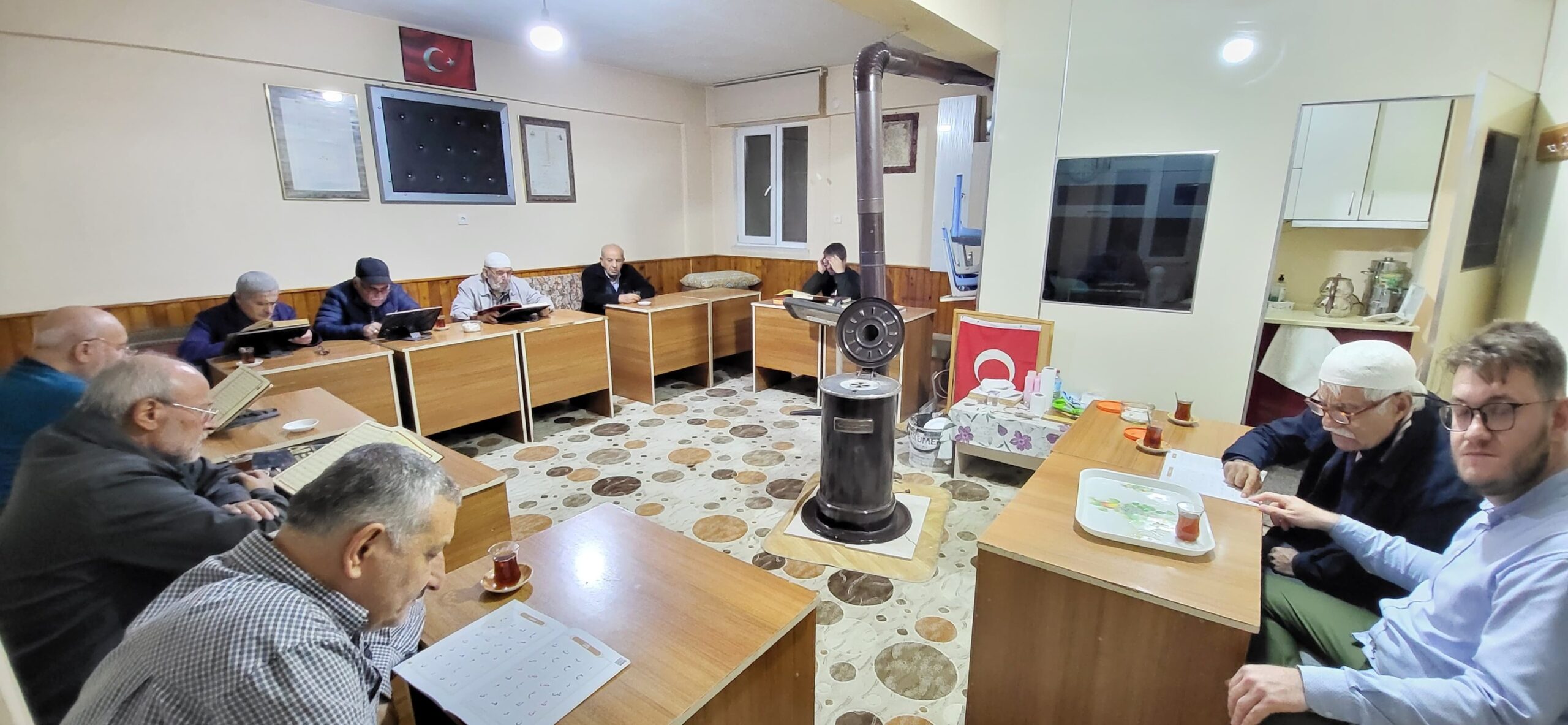 Gediz Kurşunlu Camii’nde Örnek Uygulama: Her Cuma Gecesi Hatm-i Şerif Duası