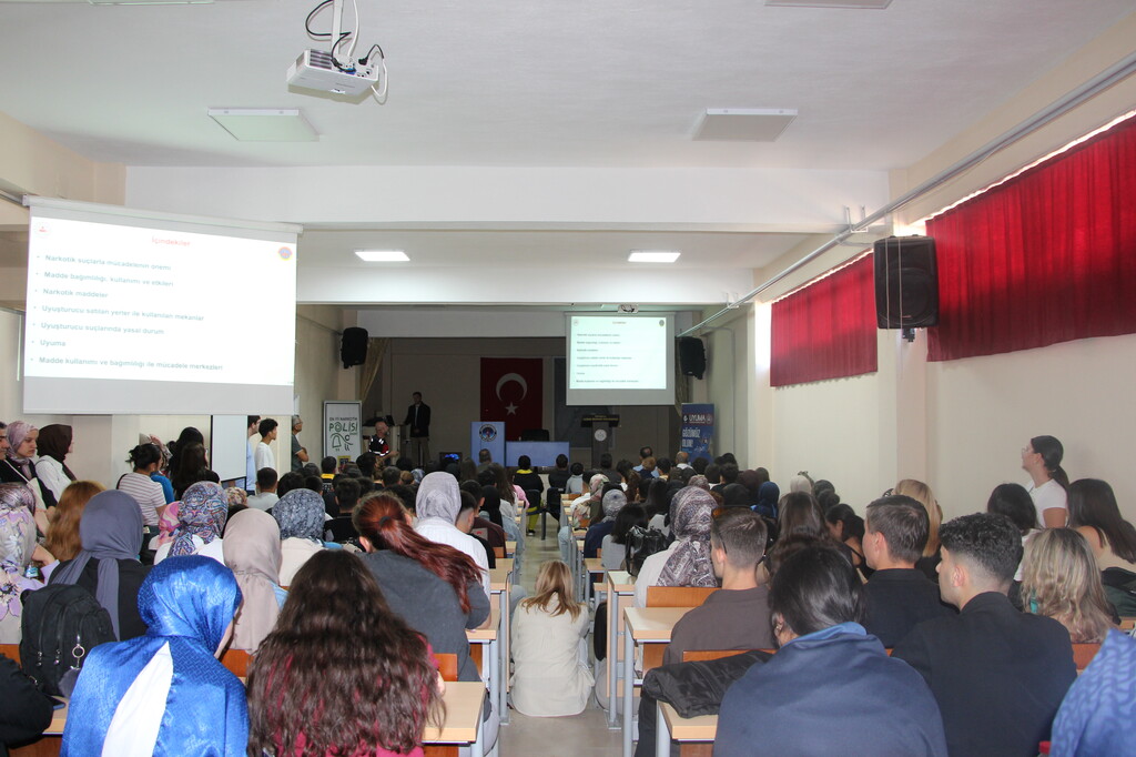 Gediz MYO’da Madde Bağımlılığına Karşı Farkındalık Konferansı Düzenlendi