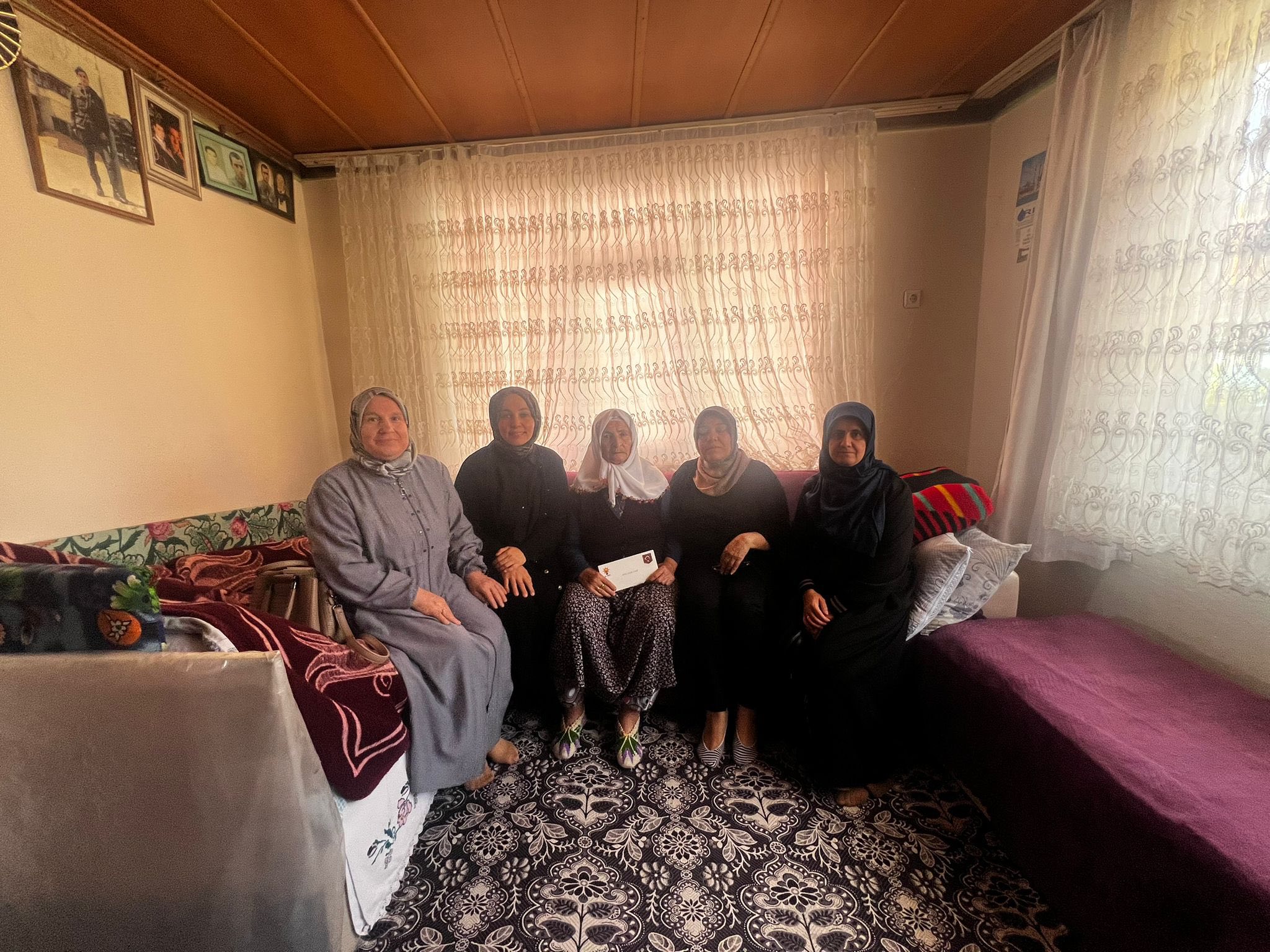 AK Parti Kadın Kolları’ndan “Terörsüz Türkiye” Mektuplu Mesaj