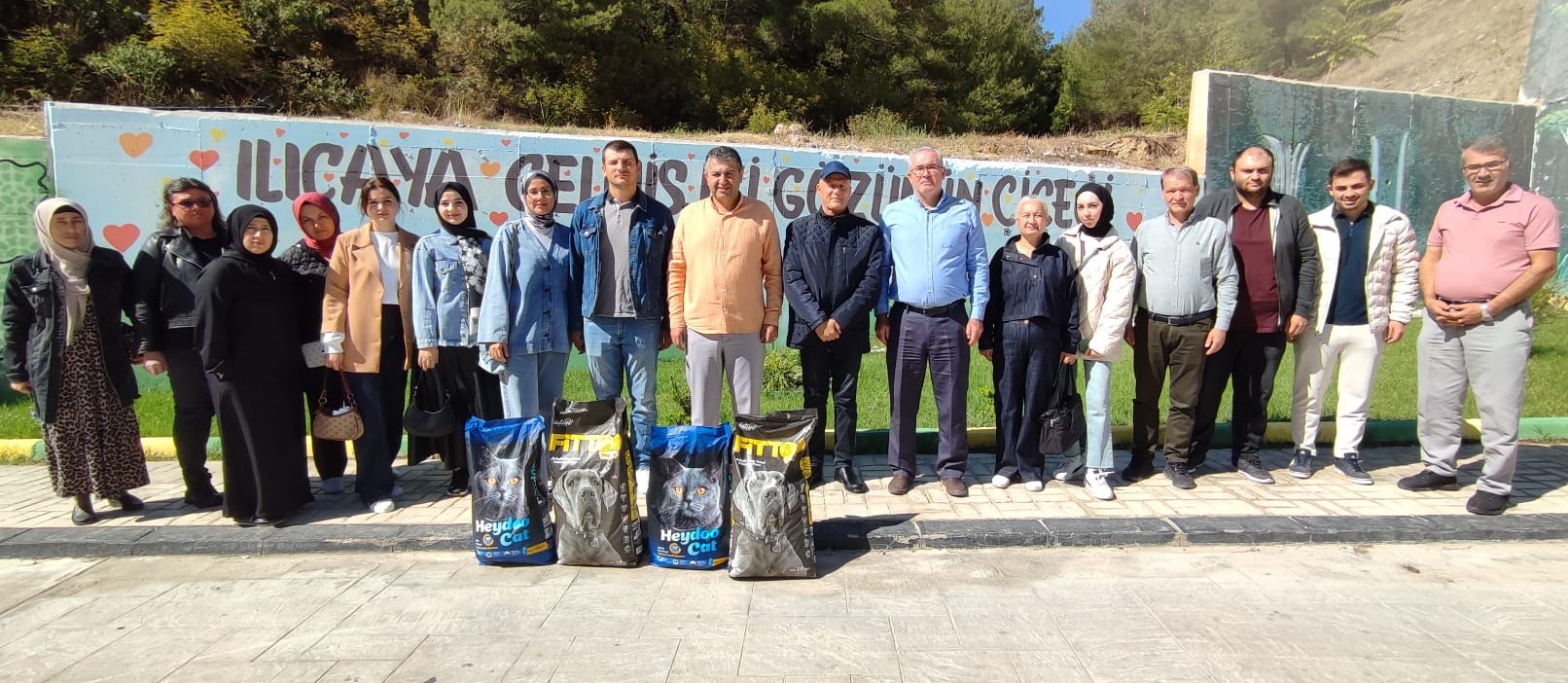 Gediz’de Hayvanseverler Başkan Akel İle Buluştu: Mama Desteği ve Talepler Görüşüldü