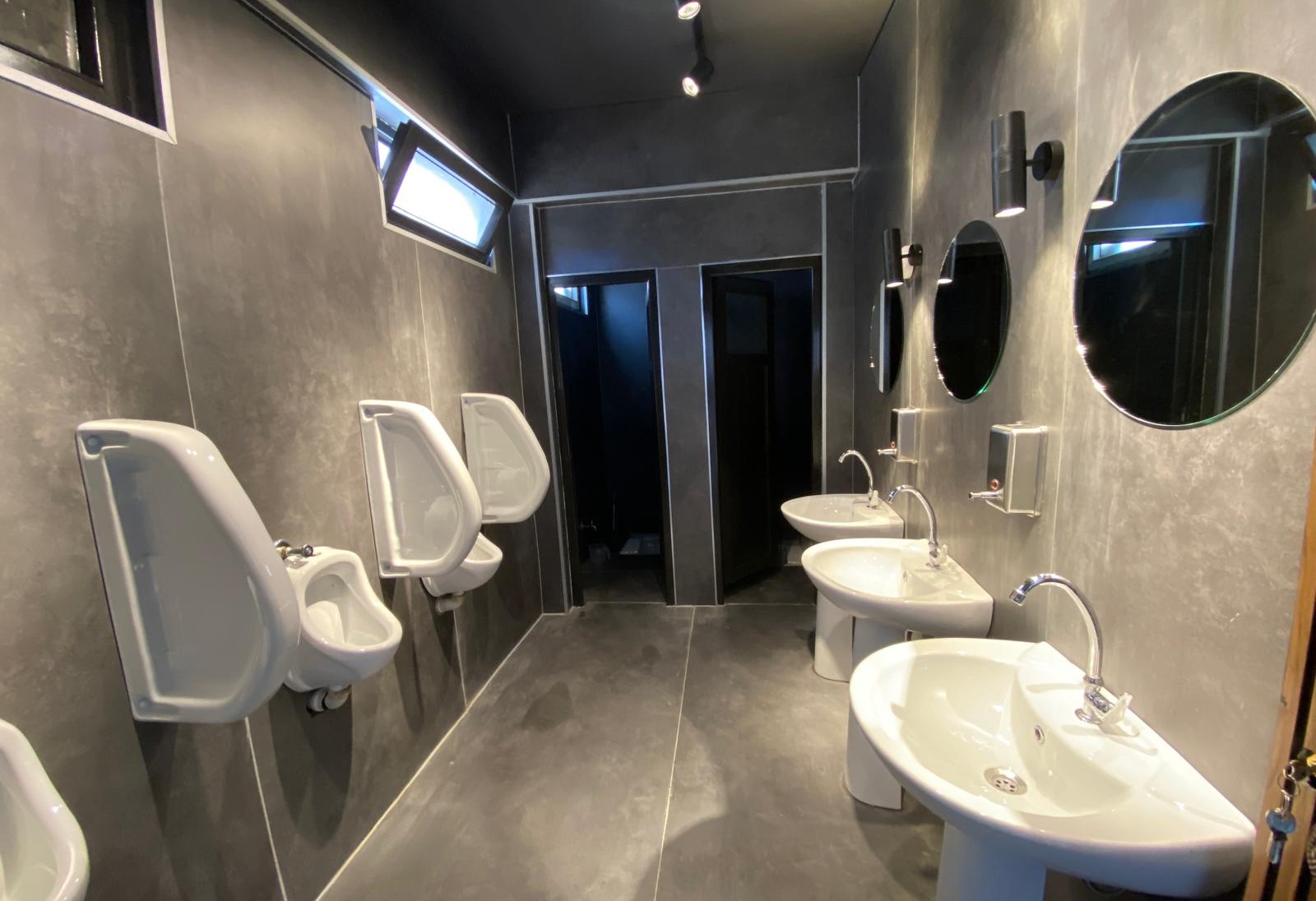 Gediz’de Yaşam Kalitesi Yükseliyor: Şehir Merkezindeki Umumi Tuvaletler Baştan Aşağı Yenileniyor