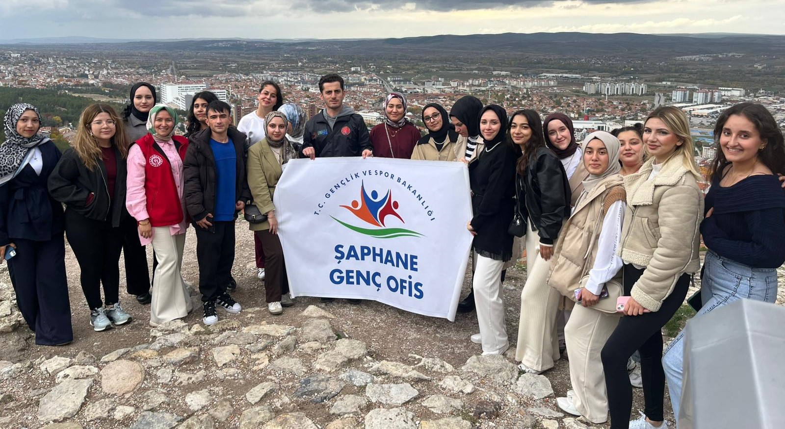 Şaphane MYO Öğrenci Topluluğu’ndan Rekor Başarı: GSB UNİDES’te 5. Proje Kabulü!