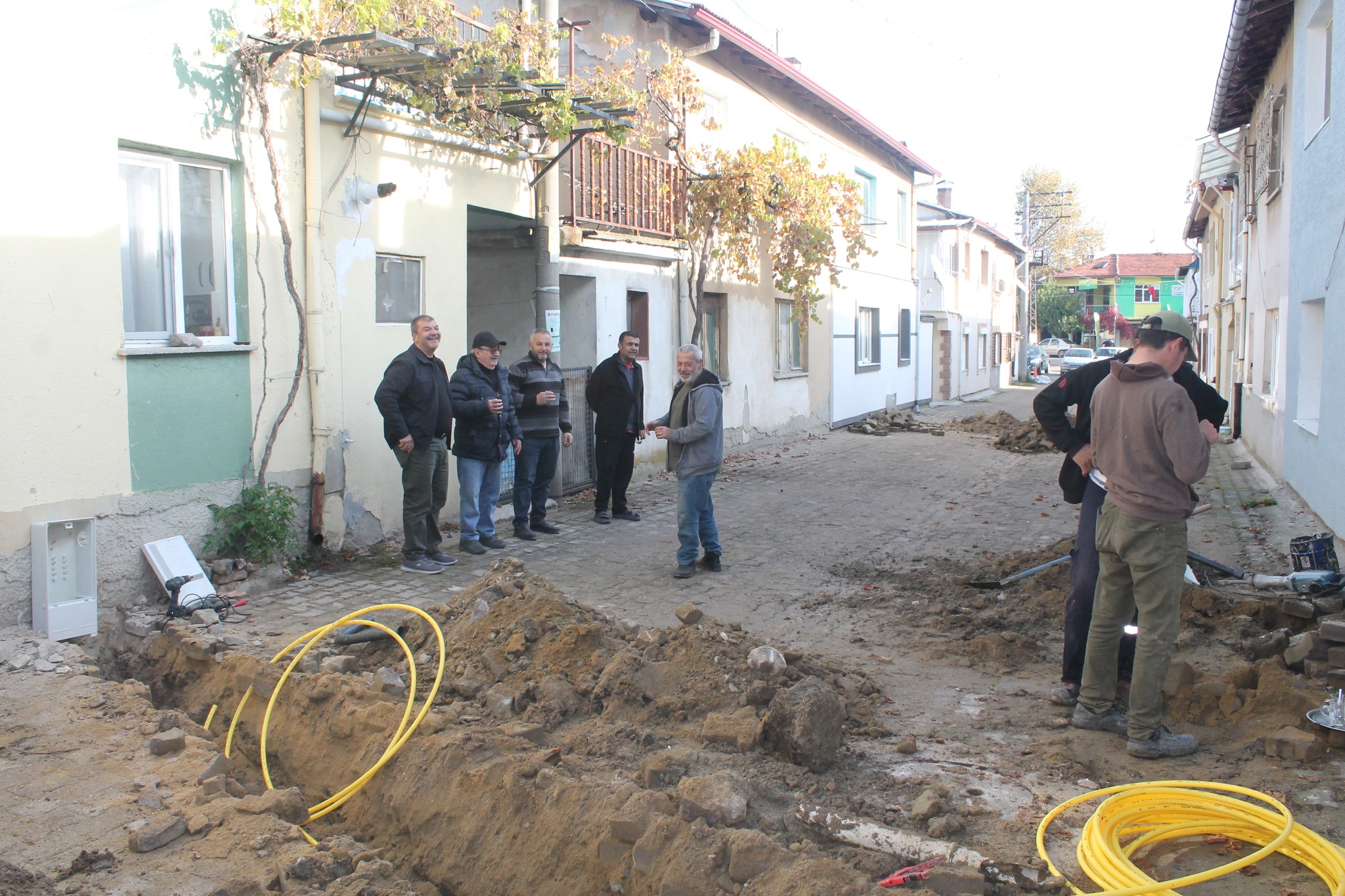 Eskigediz Akçaalan Mahallesi’nde Doğalgaz Sevinci: Kapılara Kutu Montajı Başladı