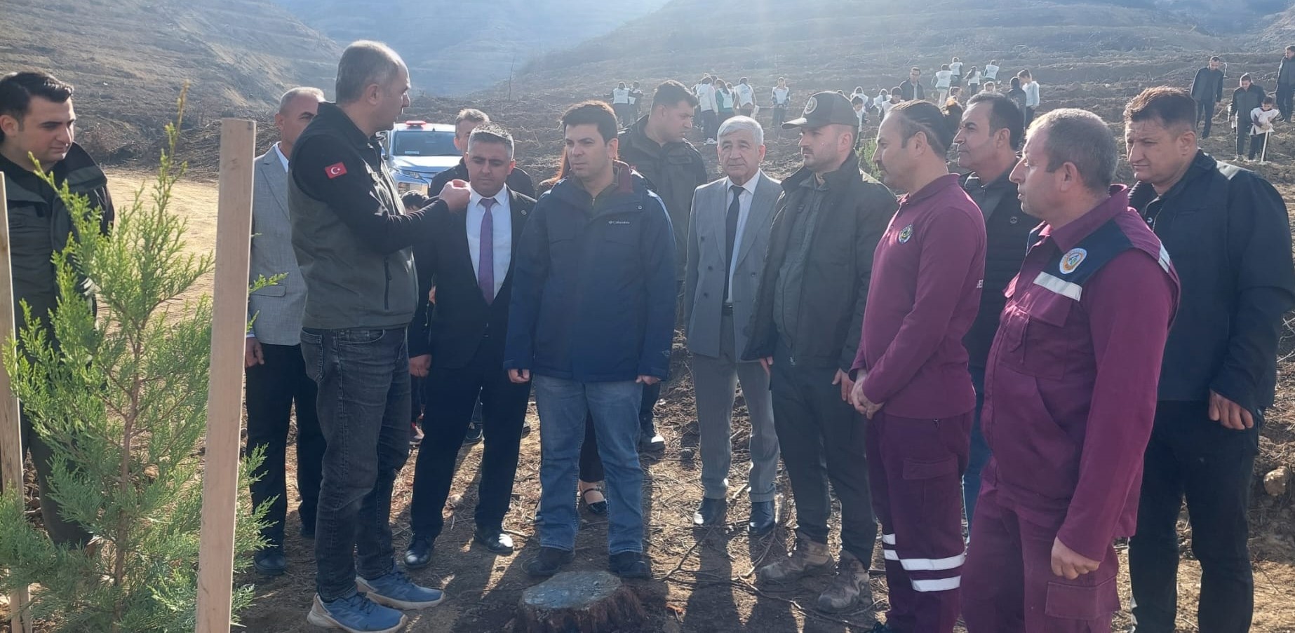 Yanan Alanlar Yeniden Yeşeriyor: Gediz’de 11 Kasım’da 200 Fidan Toprakla Buluştu