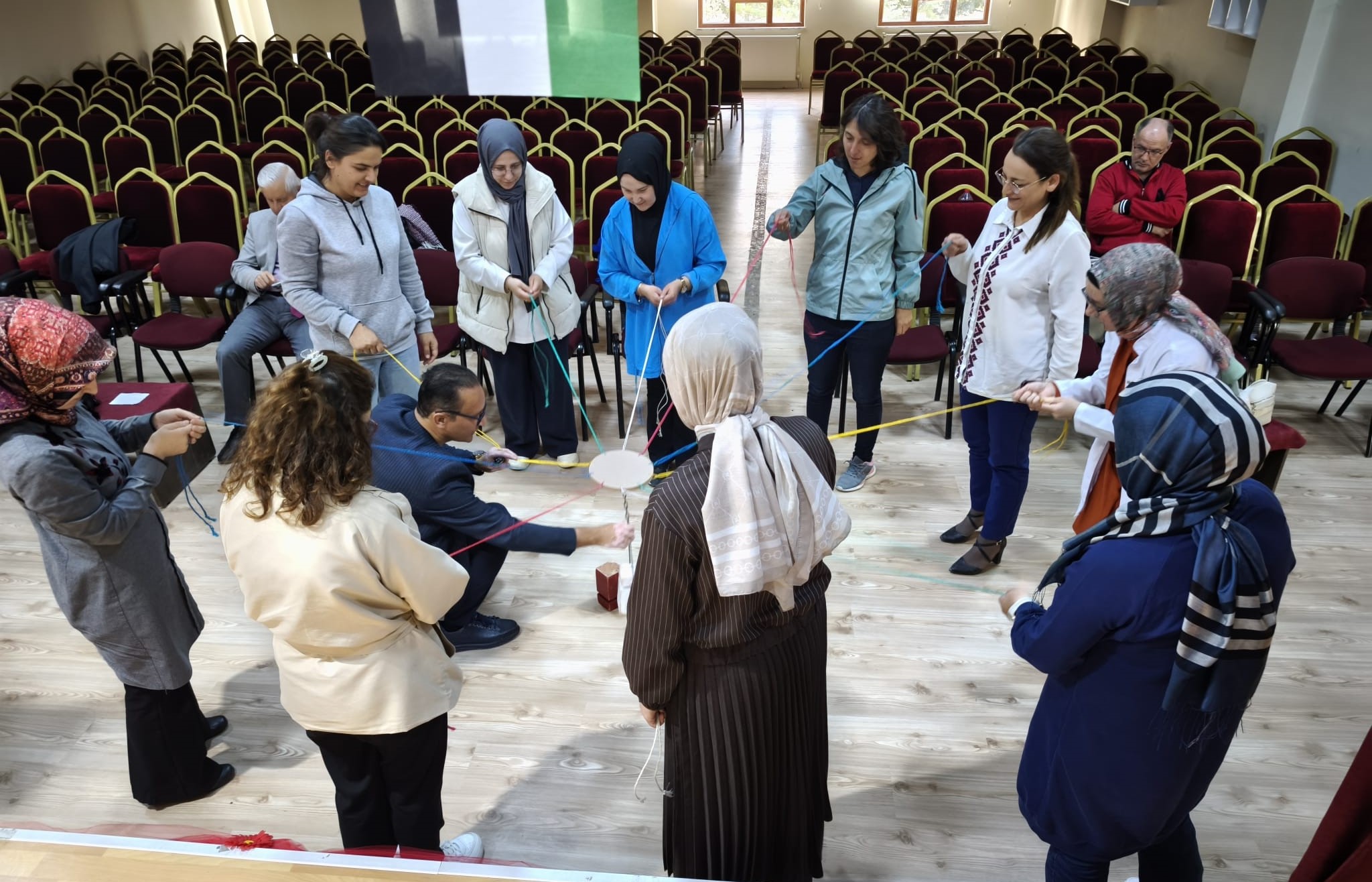 Gediz Kız Anadolu İmam Hatip Lisesi’nde Çift Seminer: Öğrenci ve Öğretmenlere “Motivasyon ve İletişim” Desteği