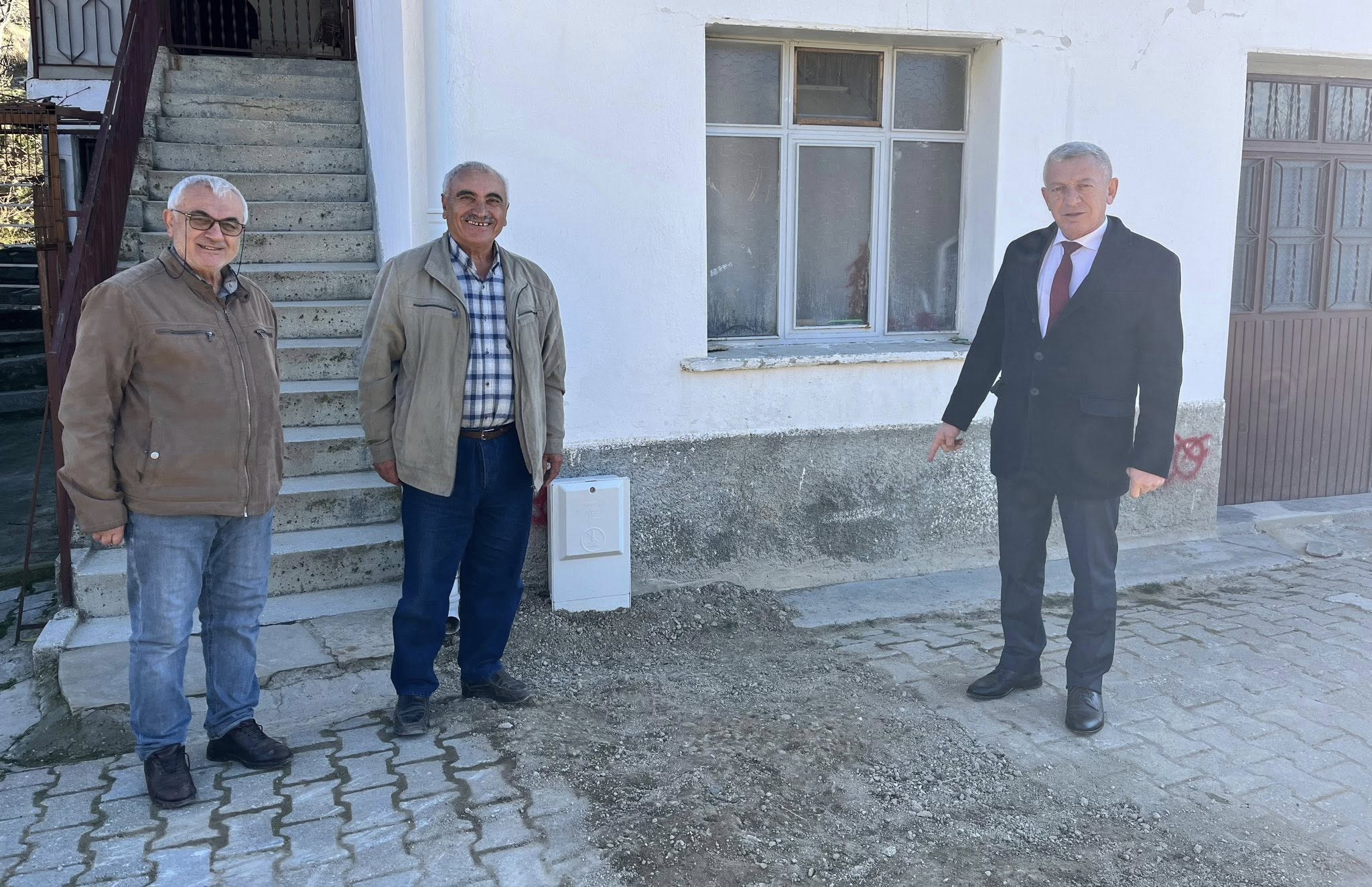 BAŞKAN MUTLU’DAN DOĞALGAZ ÇALIŞMALARINDA FEDAKARLIK GÖSTEREN ŞAPHANELİLERE TEŞEKKÜR VE ANLAYIŞ ÇAĞRISI