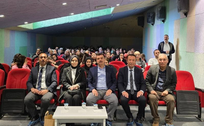 Gediz’de Tarhana Kokulu Kariyer Yolculuğu: Genç Kızlara Girişimcilik İlhamı