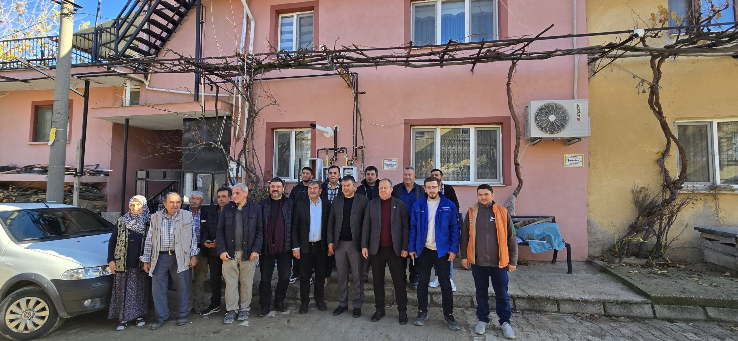 Eskigediz Akçaalan Mahallesine Doğalgaz Sevinci: Vanalar Törenle Açıldı