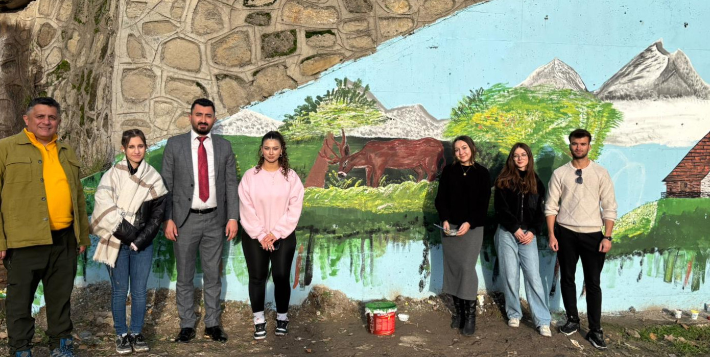 Gediz’in Sokakları Sanatla Renkleniyor: Belediye ve Üniversiteden Estetik İş Birliği