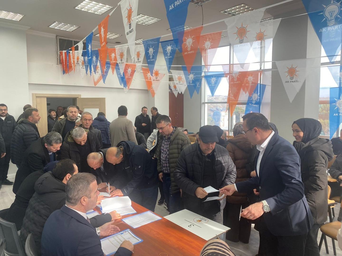 AK Parti Gediz’de Yeni Başkan İçin Temayül Heyecanı