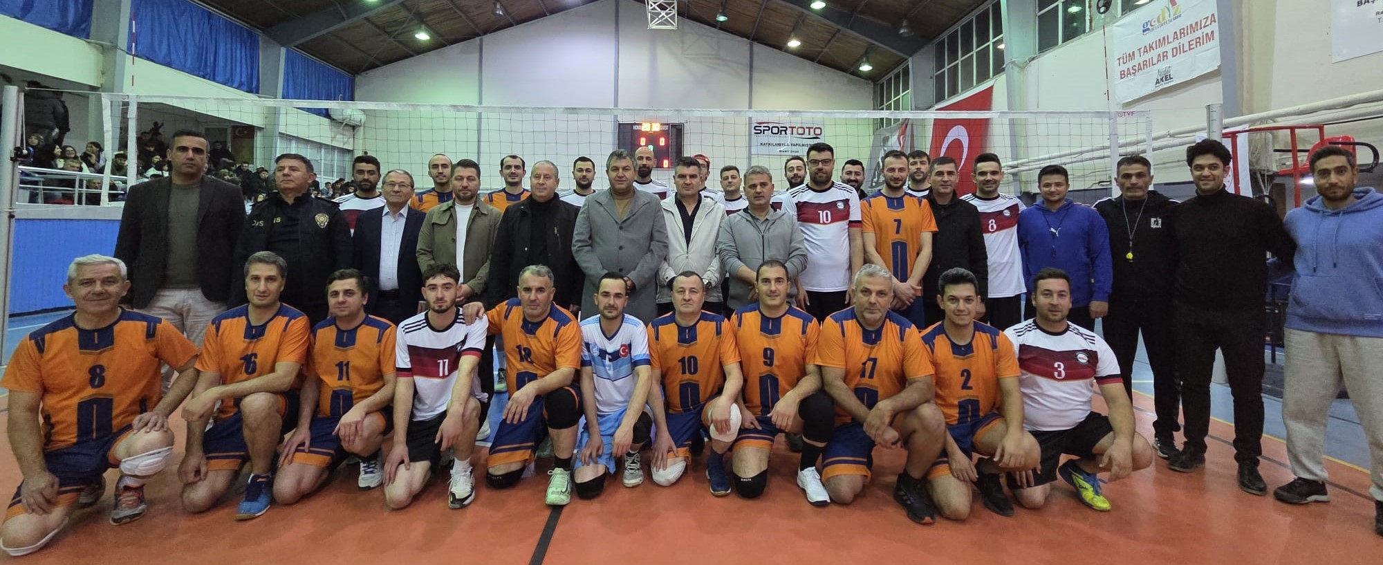 Gediz ve Simav’ın “Yarenleri” Voleybol Maçında Buluştu: Kazanan Dostluk Oldu