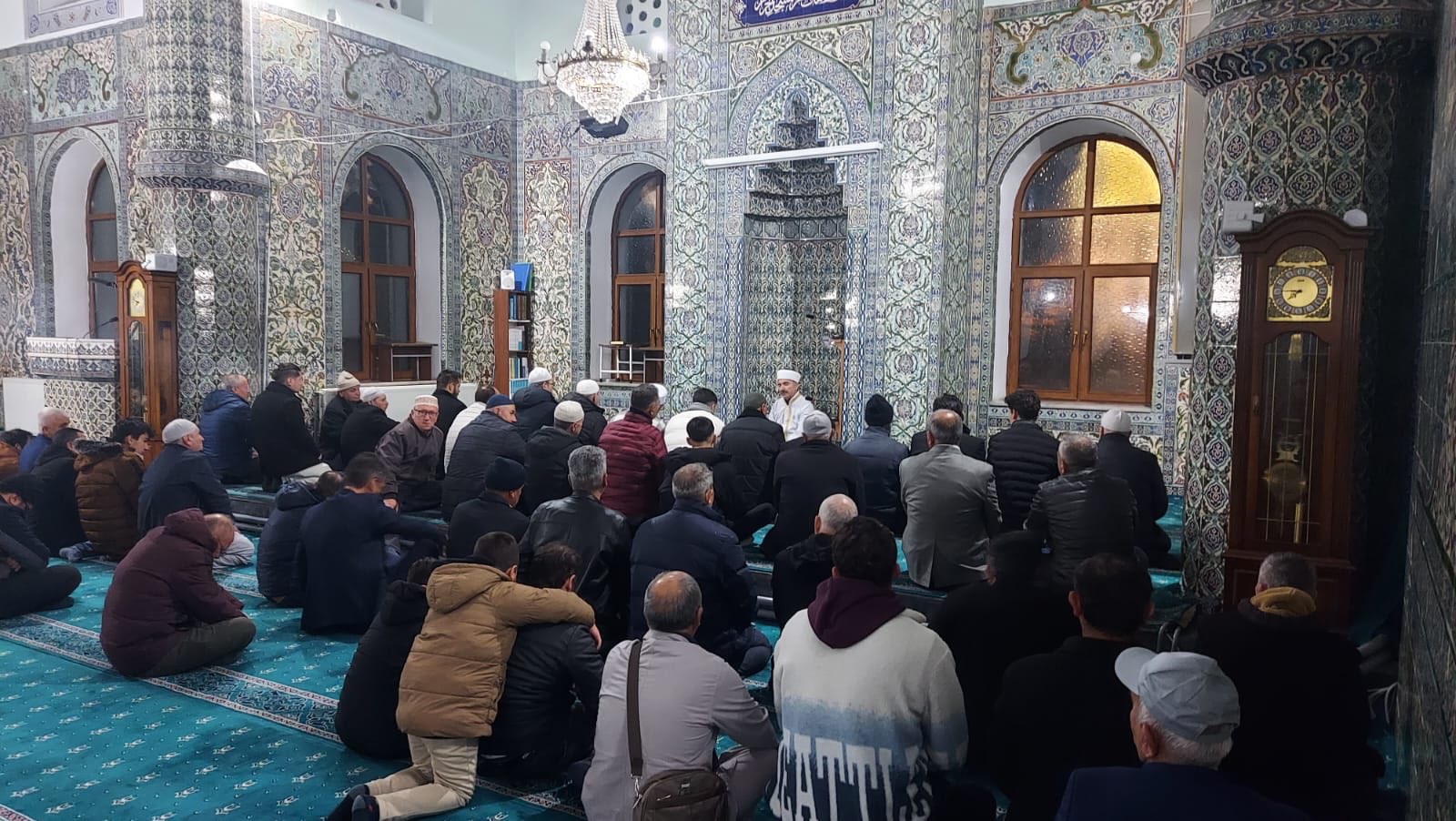 Gediz’de Dualar Göğe, Umreciler Kutsal Topraklara Yükseldi