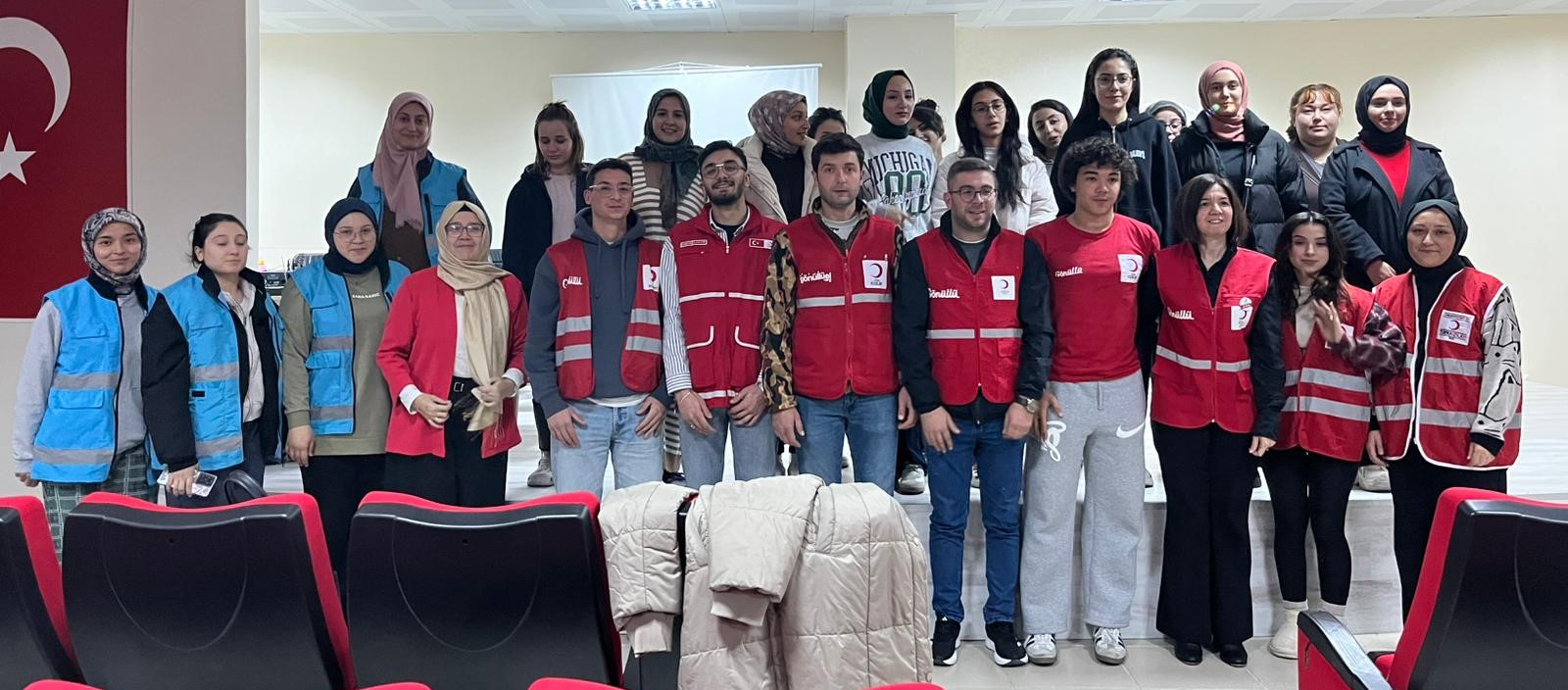 Genç Kızılay Gediz Gönüllüleri İyilik Yolculuğunu Anlattı: “İyilik Gençlerle Çoğalıyor”