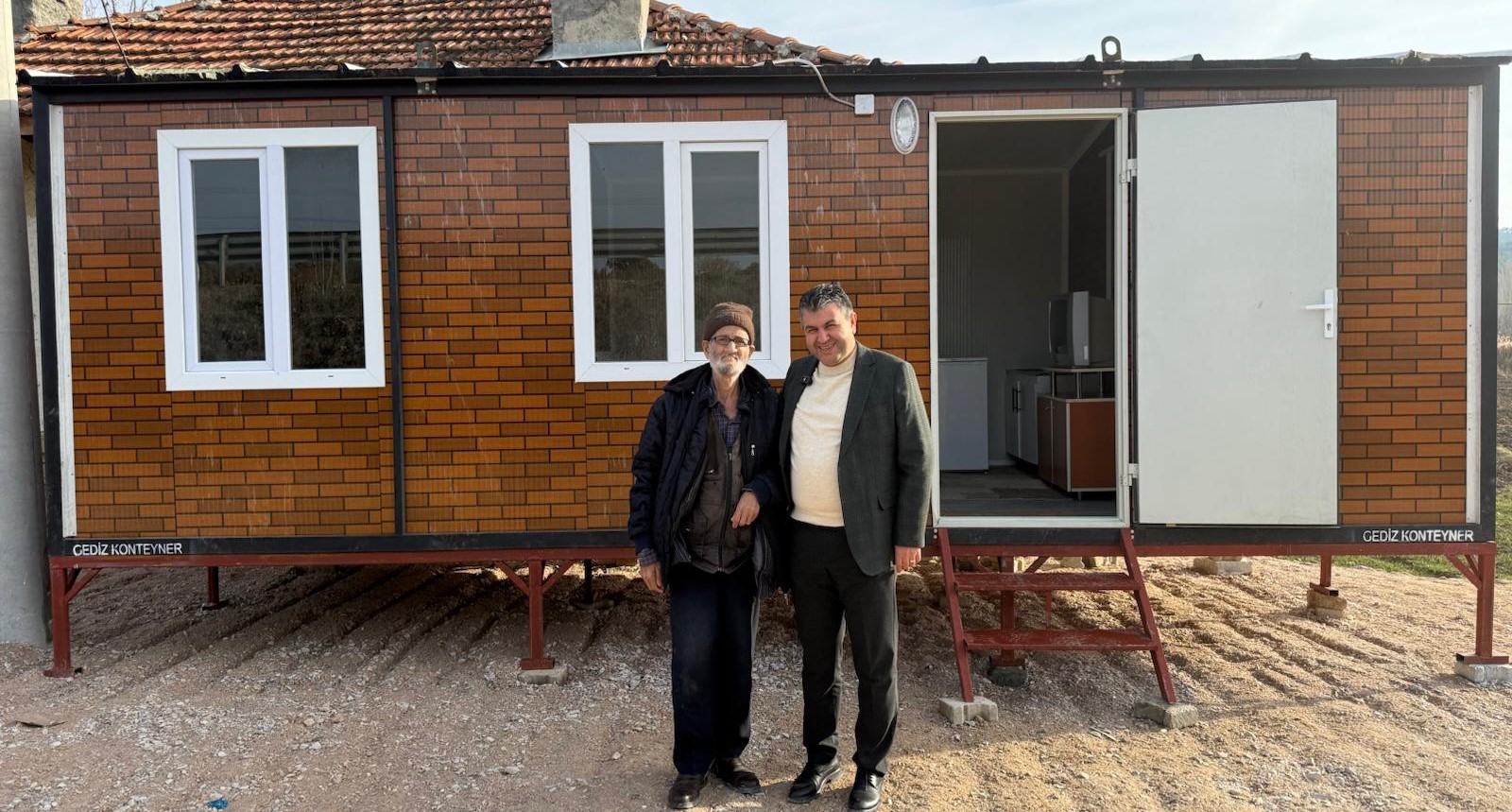 Gediz’de Kimse Kimsesiz Değil: Eyüp Amca Yeni Yuvasına Kavuştu