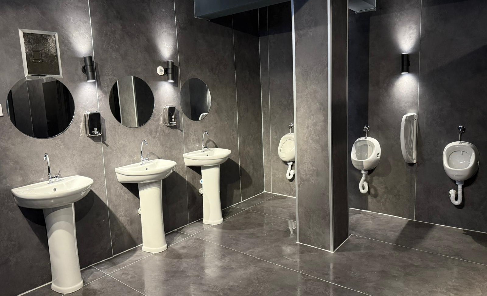 Gediz’de Hijyen Seferberliği: Belediye Tuvaletleri Modernize Ediliyor