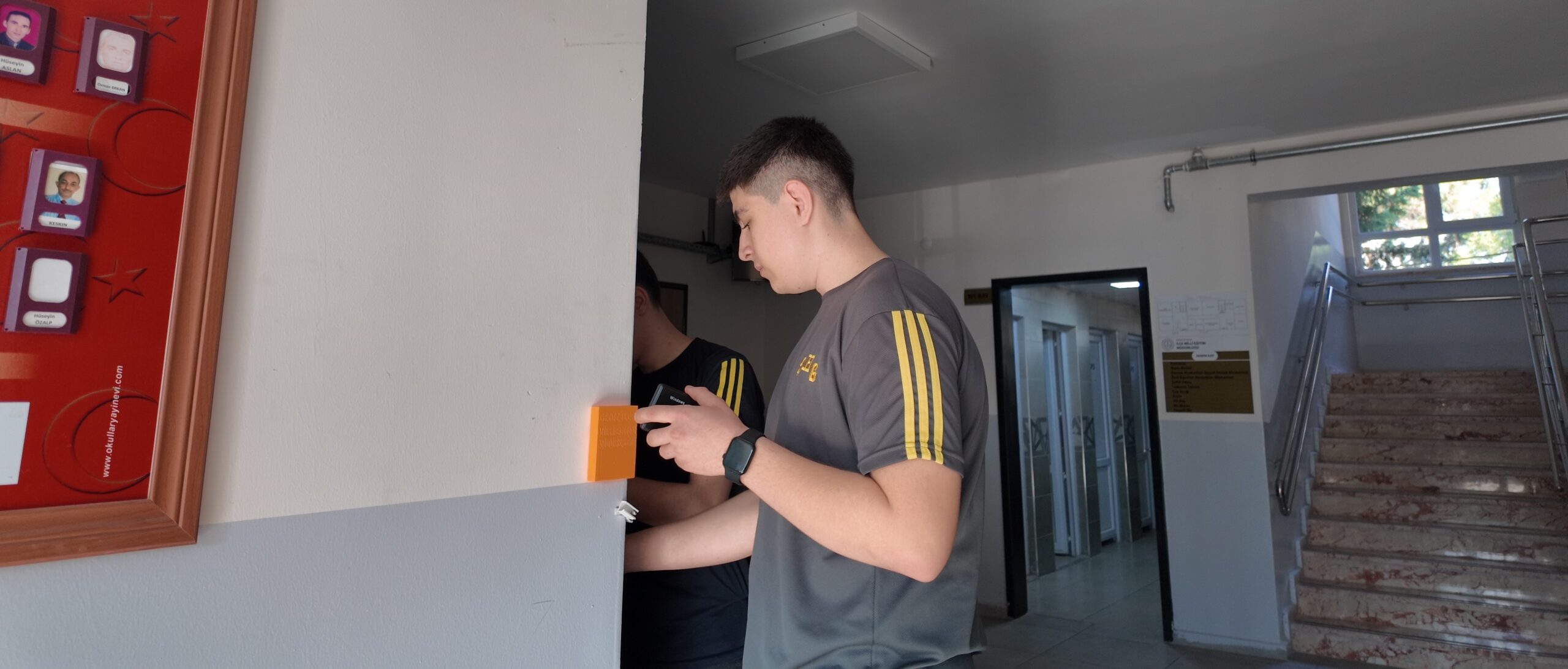 GEDİZİN GENÇ YAZILIMCILARI DIŞA BAĞIMLILIĞA SON VERİYOR: MİLLİ EĞİTİME ÖĞRENCİ İMZALI AKILLI SİSTEM