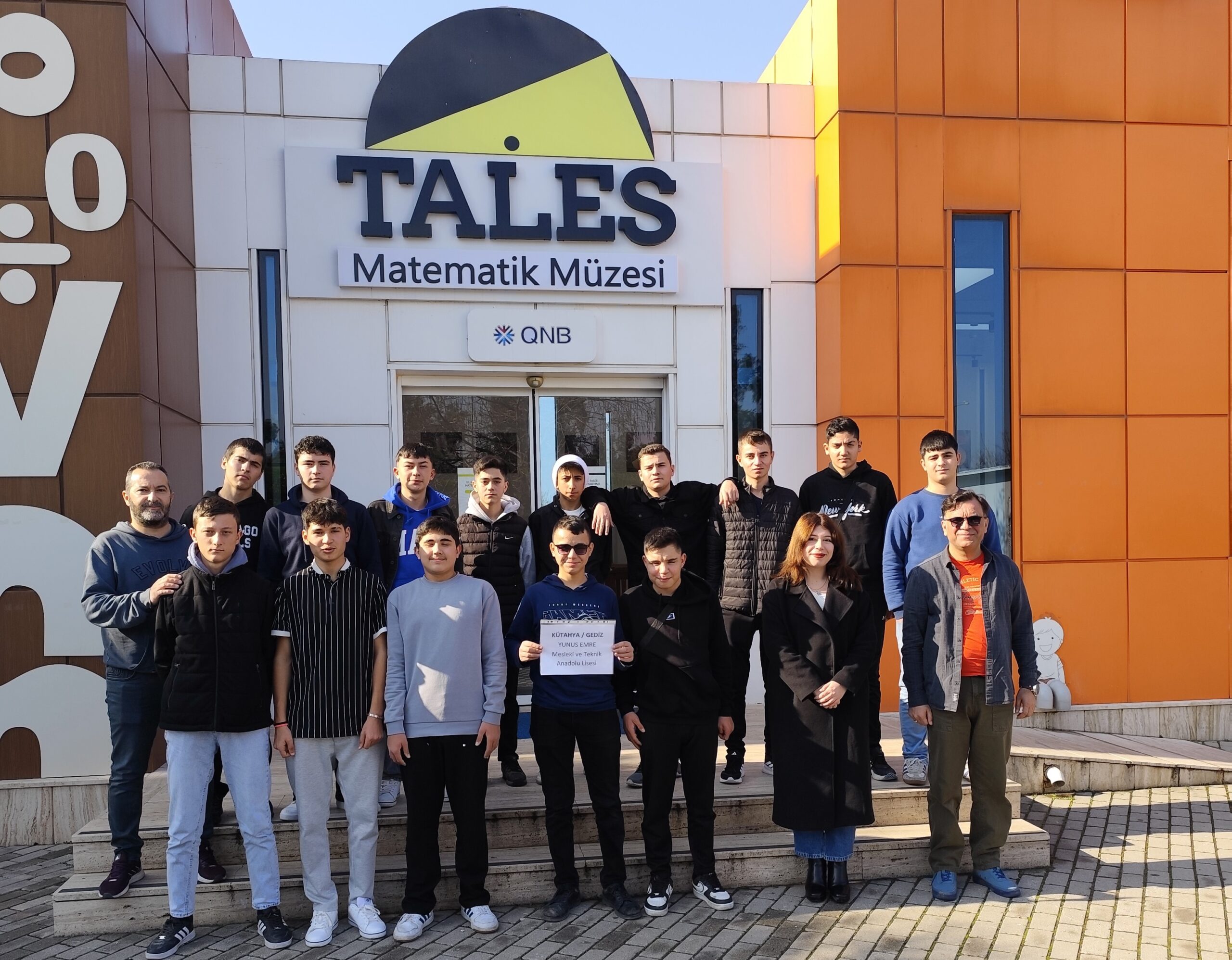 GEDİZ’İN GENÇ MUCİTLERİ MATEMATİĞİN KALBİNE İNDİ