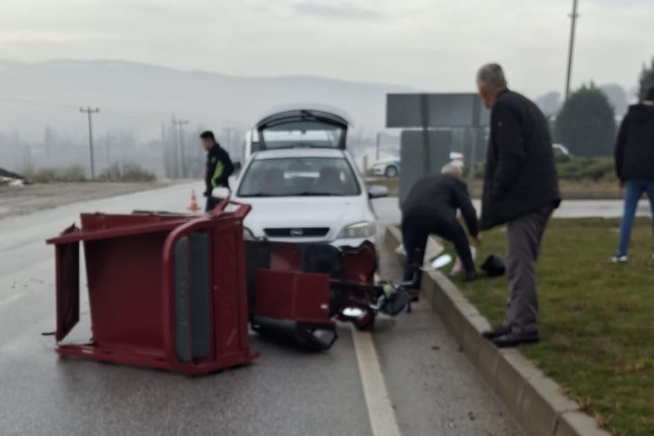 Gediz-Uşak Karayolunda Trafik Kazası: 1 Yaralı