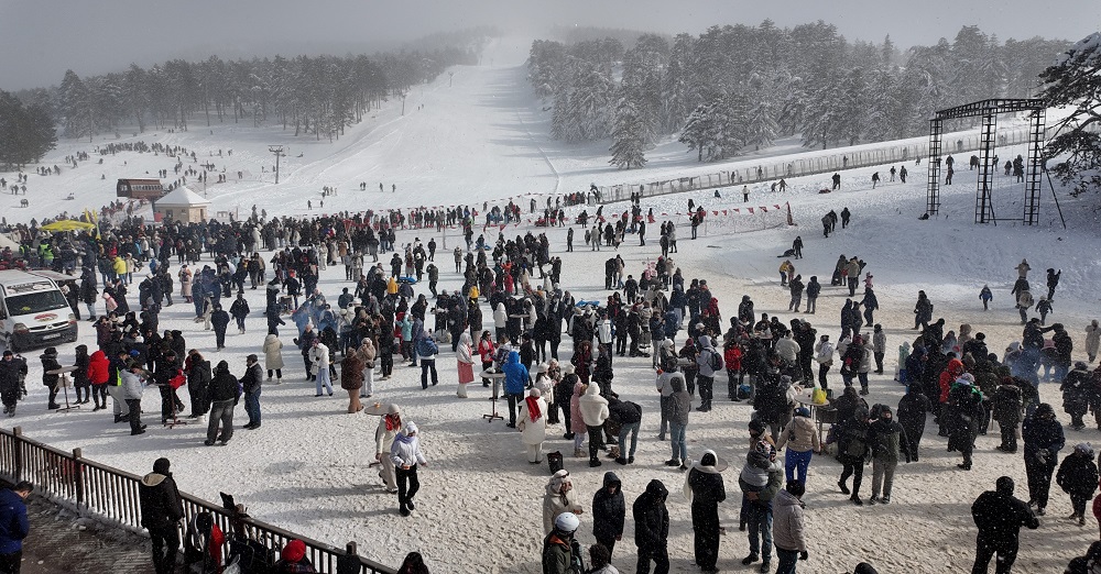 Murat Dağı’nda Kızak ve Kayak Festivali Düzenlendi.