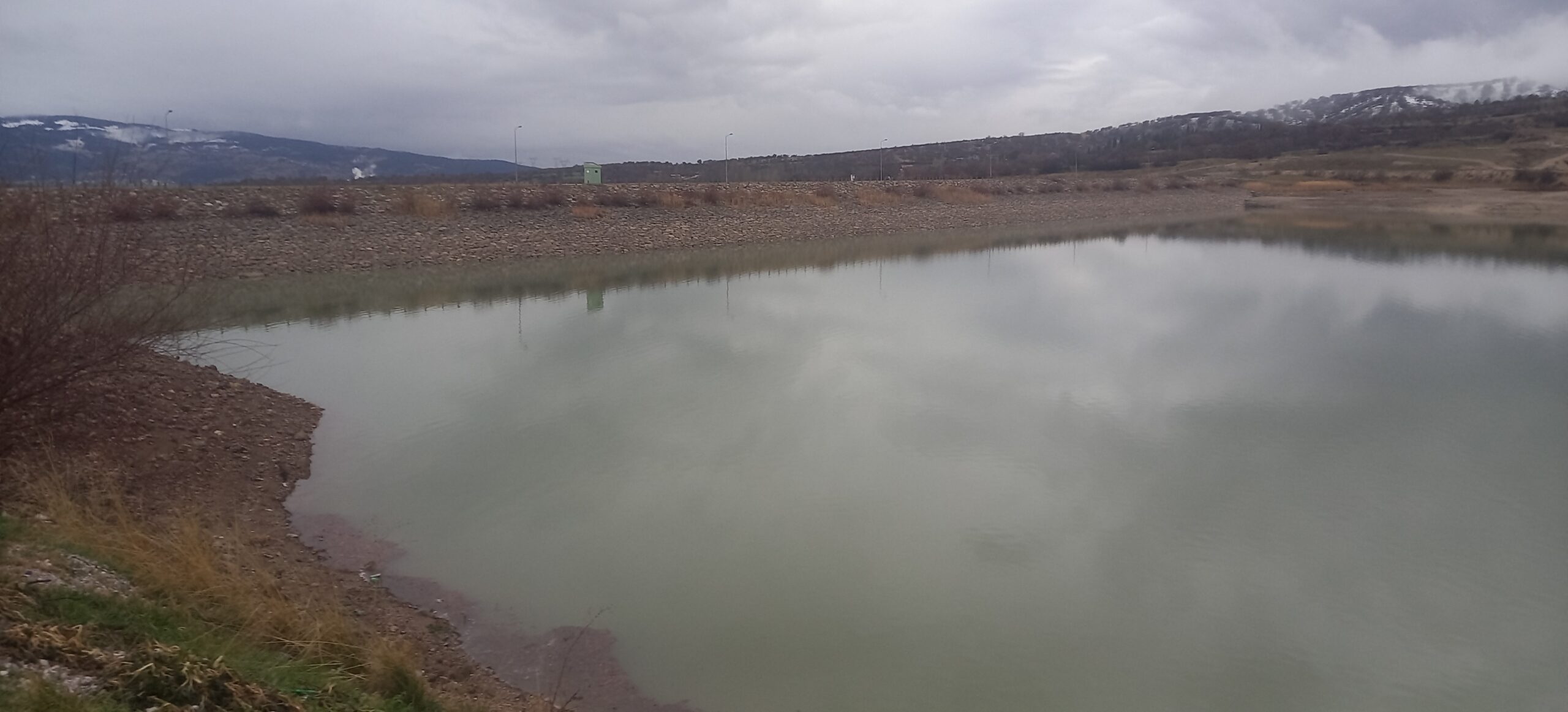 Gediz Muhipler Göletinde Su Seviyesi Alarm Veriyor