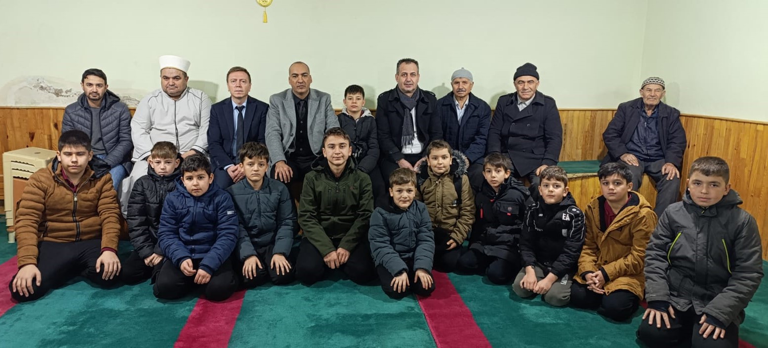 Altınkentli Öğrenciler “Gençlik Huzurda Buluşuyor” Etkinliğinde Saf Tutup Gönül Sofrasında Buluştu