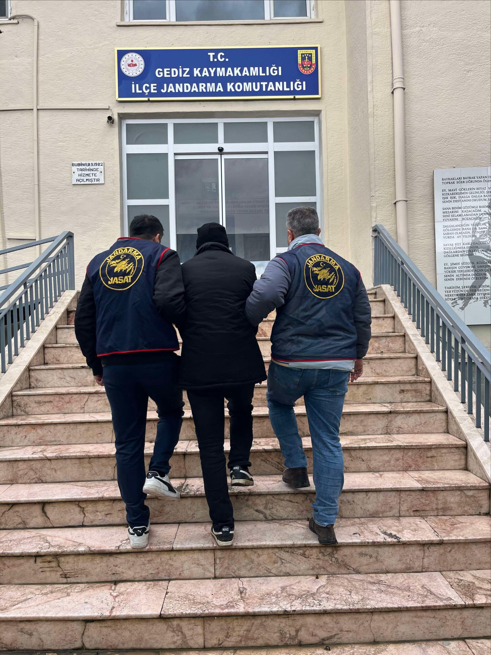 JASAT’tan Kaçış Yok: 12 Yıl Hapis Cezası Bulunan Firari Köyde Yakalandı