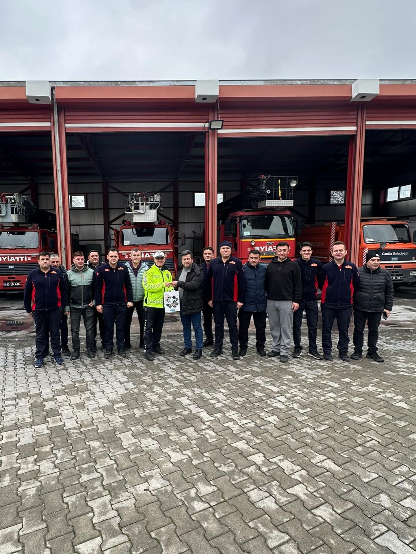 Gediz’de Yeni Nesil Araçlara Modern Müdahale: İtfaiye Personeli Eğitildi