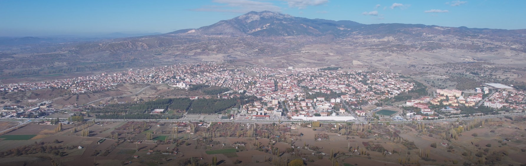 GEDİZ’İN NÜFUSU ERİYOR Gediz’in Nüfus Karnesi: Göç ve Ekonomik Şartlar Rakamlara Yansıdı