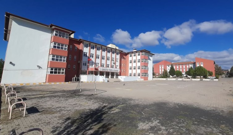 Gediz’in Bilim Elçileri Sahne Alıyor: 2 Okul TÜBİTAK 4006 Yolcusu!