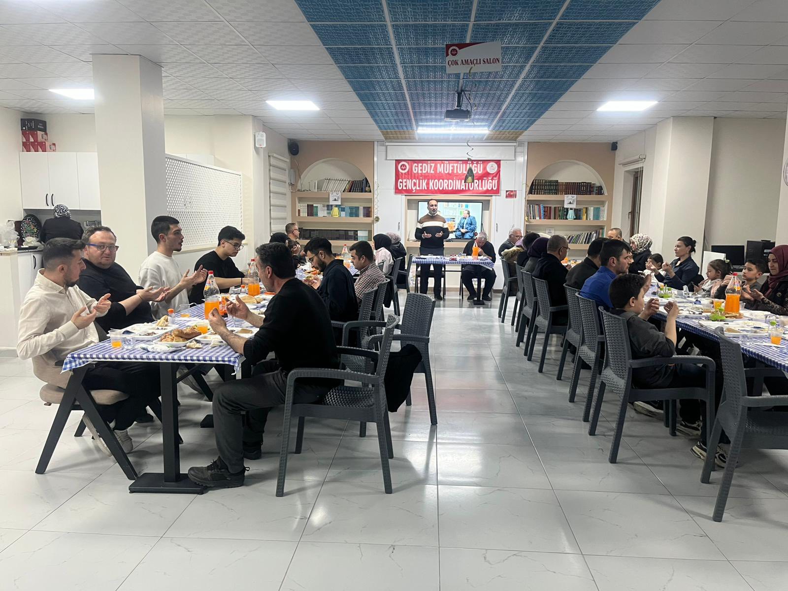 Gediz Müftülüğü’nden Vefa Sofrası: Şehit ve Gazi Yakınları İftarda Buluştu