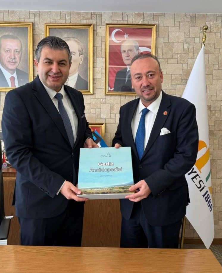 Ege’de Komşuluk Rüzgarları: Uşak Belediye Başkanı Özkan Yalım’dan Gediz’e Anlamlı Ziyaret