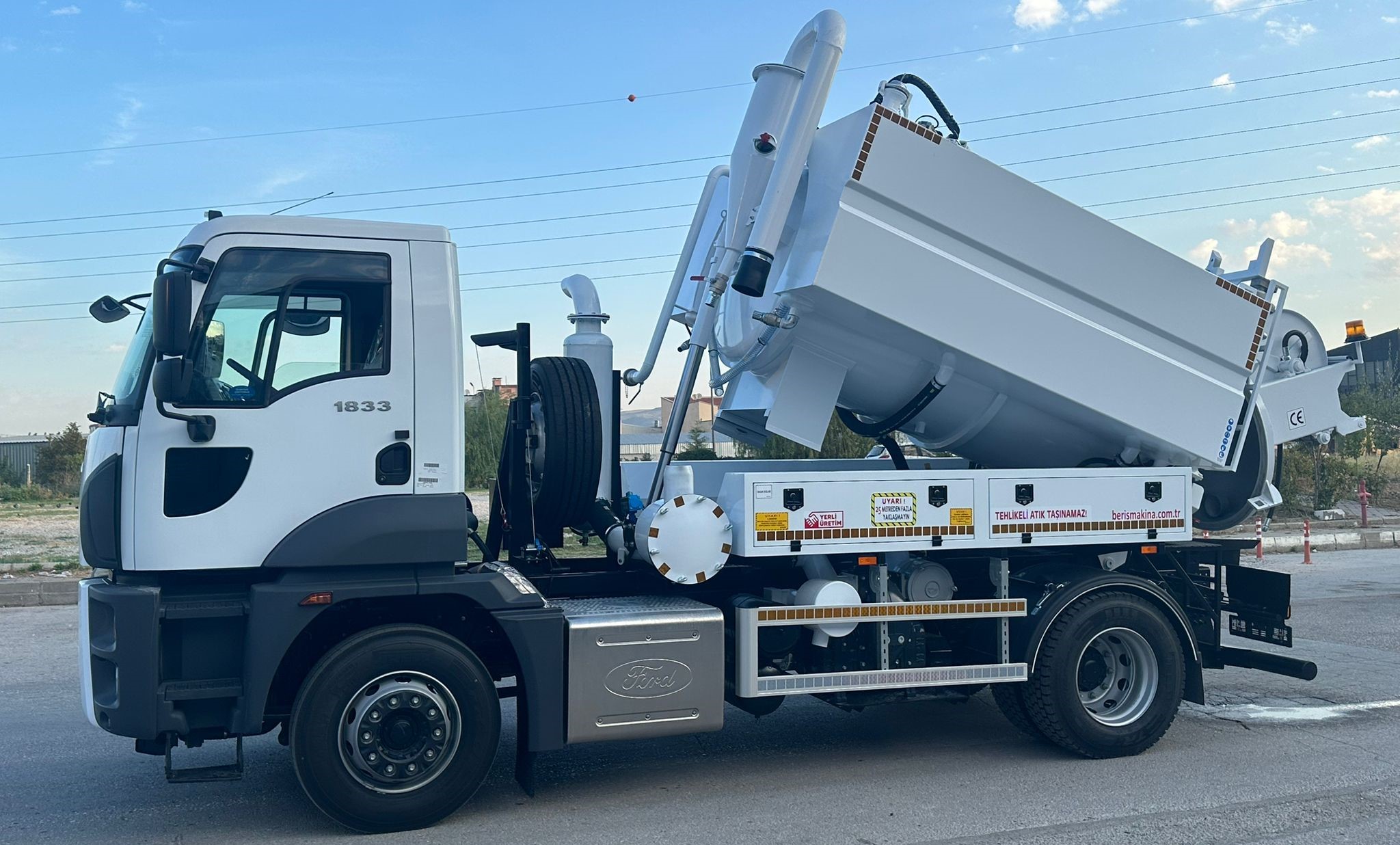 Gediz Belediyesi Hizmet Gücünü Artırıyor: Filoya Yeni Vidanjör Takviyesi