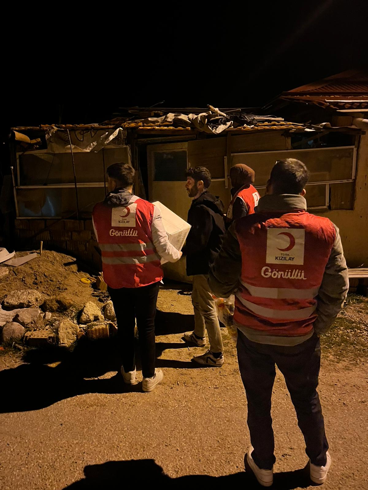 Gediz’de Genç Kızılay’dan Anlamlı Ramazan Yardımı