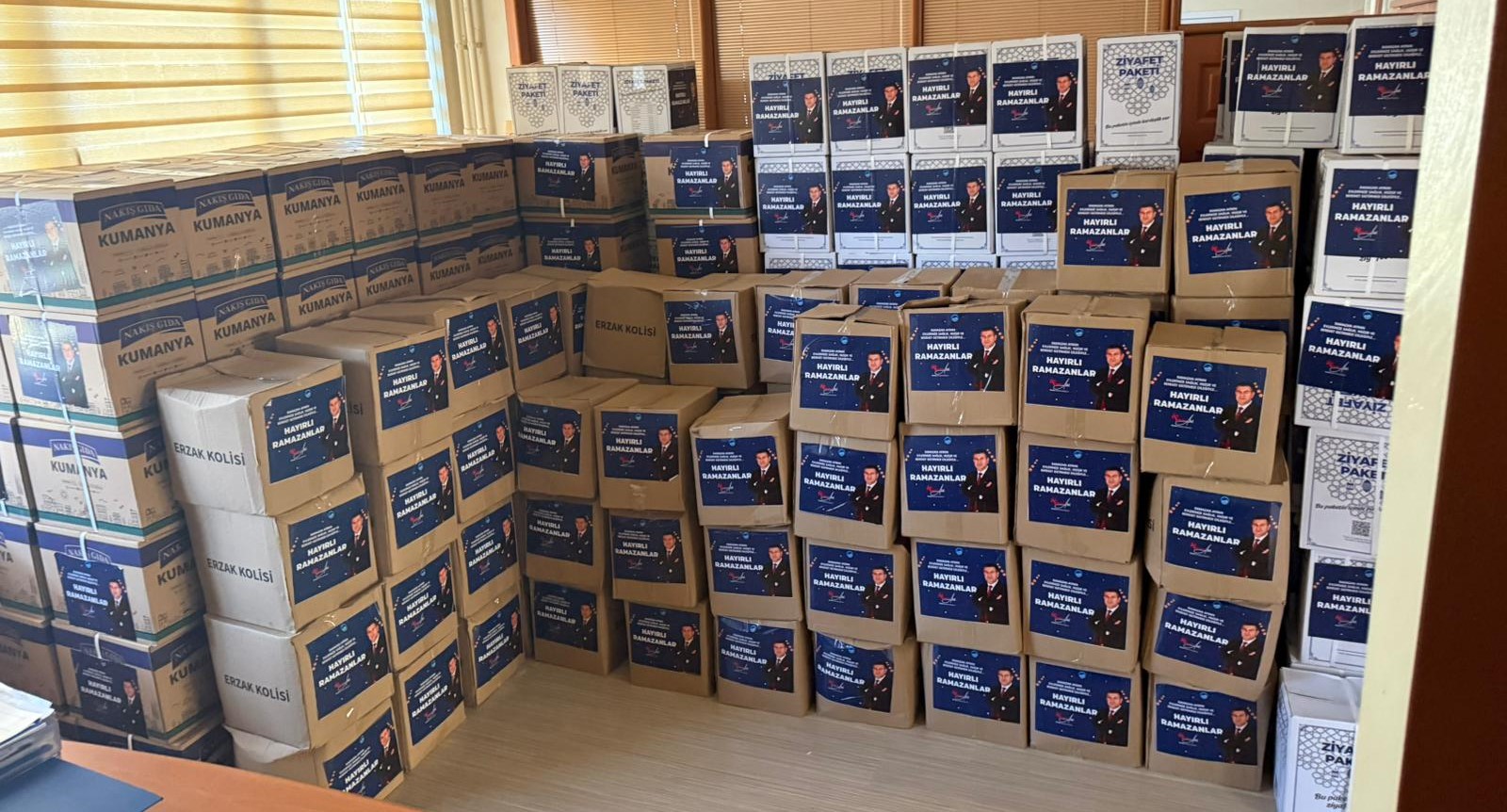 Gediz’de Ramazan Bereketi: 14 Mahallede 1000 Aileye Yardım Eli