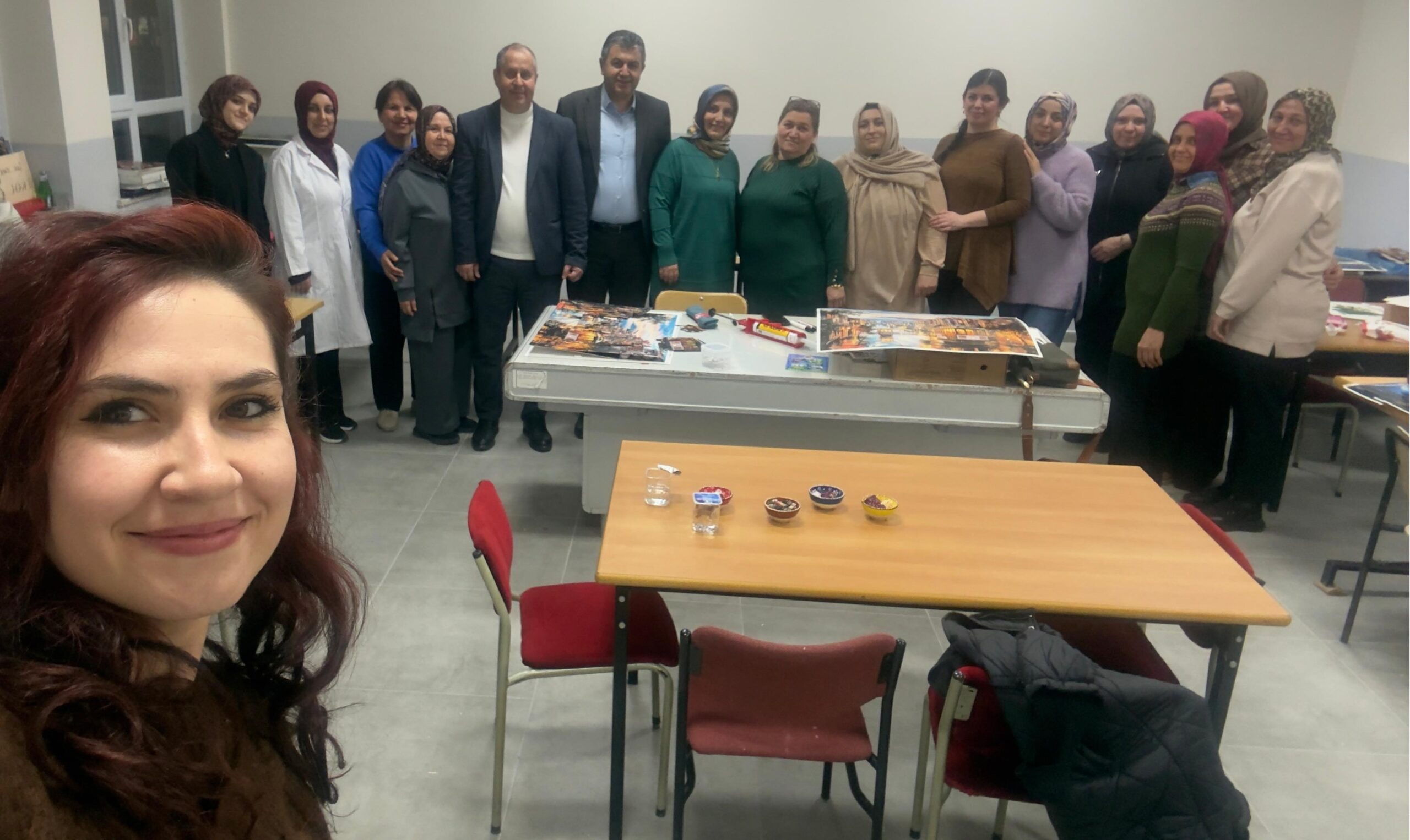 BAŞKAN AKEL’DEN GEDİZLİ KADINLARA ANLAMLI ZİYARET