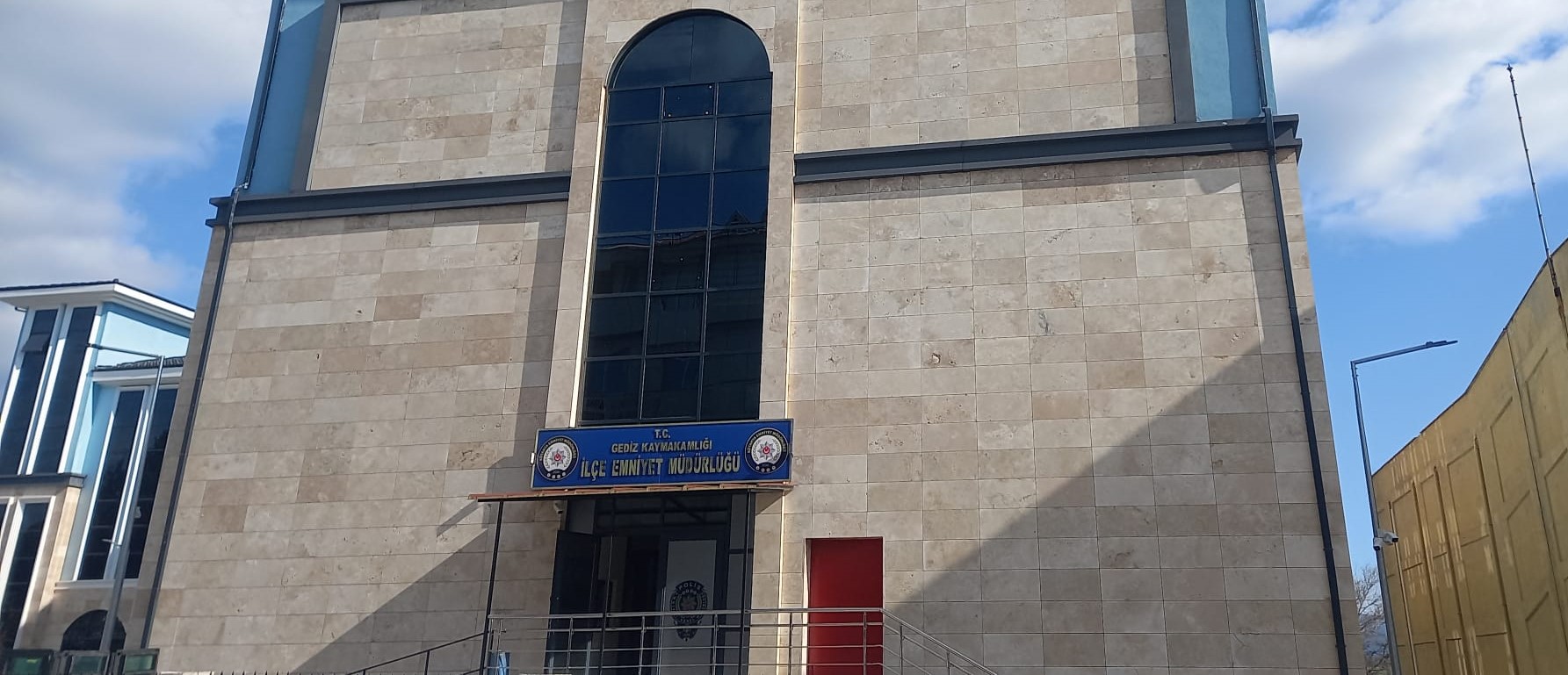 GEDİZ EMNİYETİ’NDEN HAYATİ UYARI: “İNANMAYIN, ALDANMAYIN!”