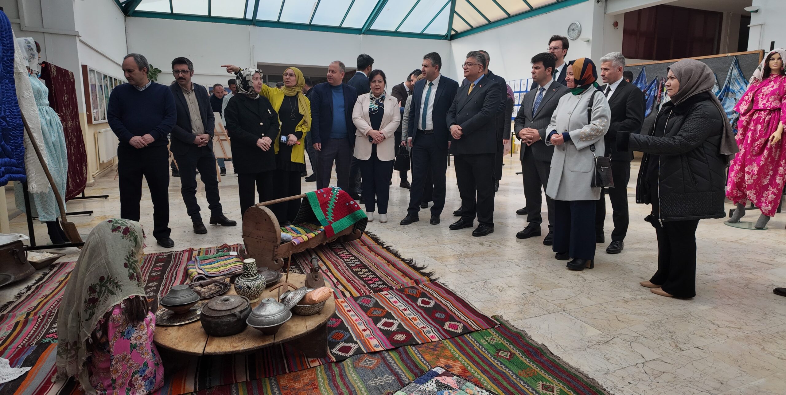 Gediz’in Kadim Kültürü Bilimsel Mercek Altında: Kültür, Sanat ve Gastronomi Çalıştayı Gerçekleşti