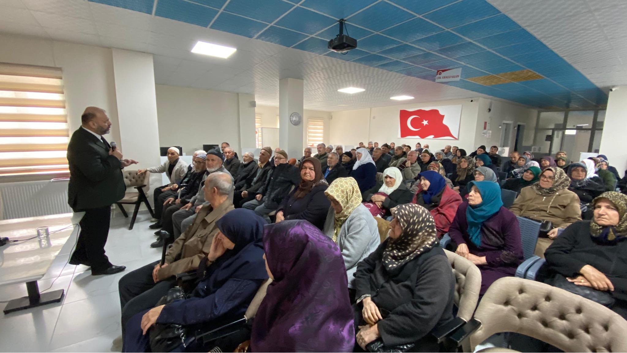 Gediz’de Kutsal Yolculuk Hazırlığı: Hacı Adaylarına Sağlık ve İbadet Rehberliği