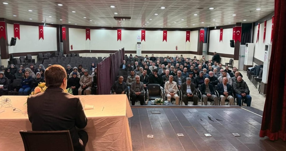 Gediz’de “Son Kalemiz Aile ve Geleceğimiz Gençler” Konferansı