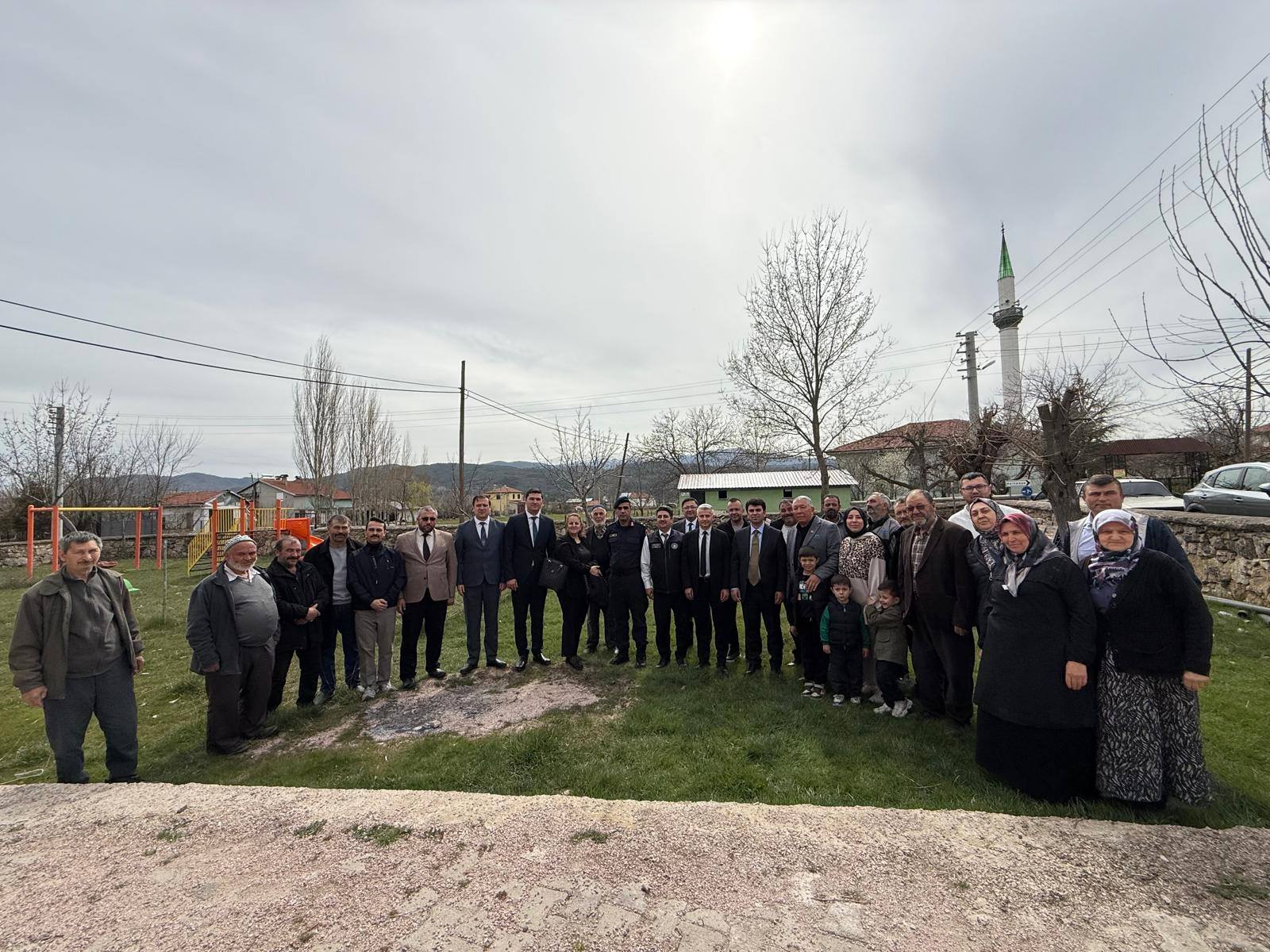 Gediz’de Şehit Ahmet Düzgün Unutulmadı: Kaymakam Uzun’dan Vefa Ziyareti